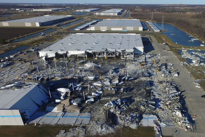 亚马逊仓库遭龙卷风袭击 至少六名员工遇难多人下落不明